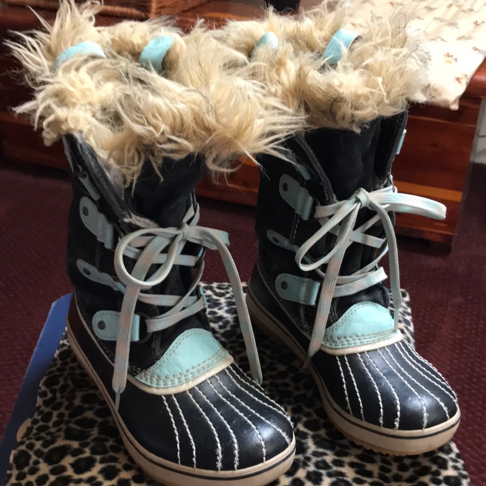 SOREL  black and teal blue rain and snow boots